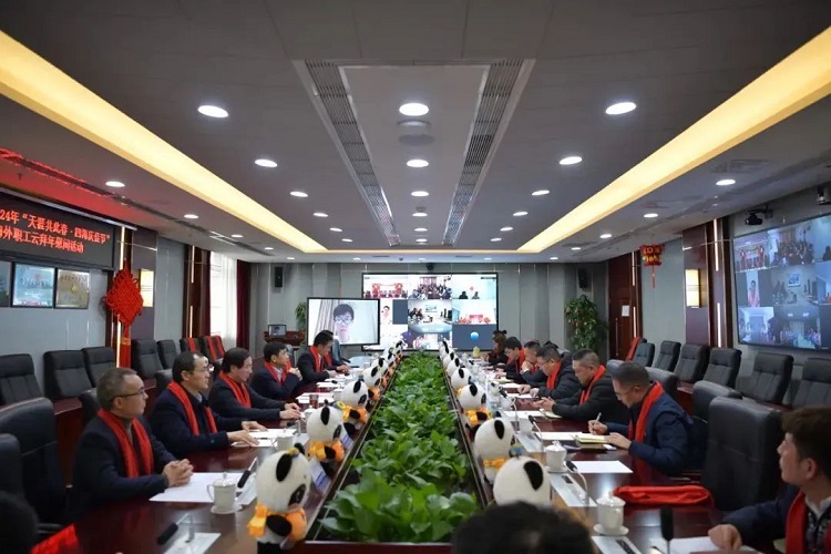 �Ĵ�pg�齫����app������չ2024������ְ���´�ο�ʻ�